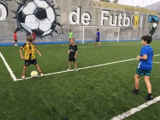 Campus de fútbol y aventura en inglés Imagina