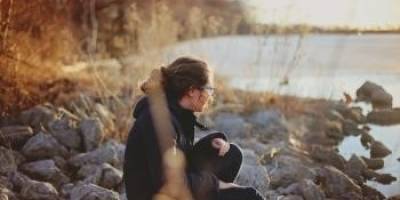 La soledad en niños y adolescentes: causas y consecuencias